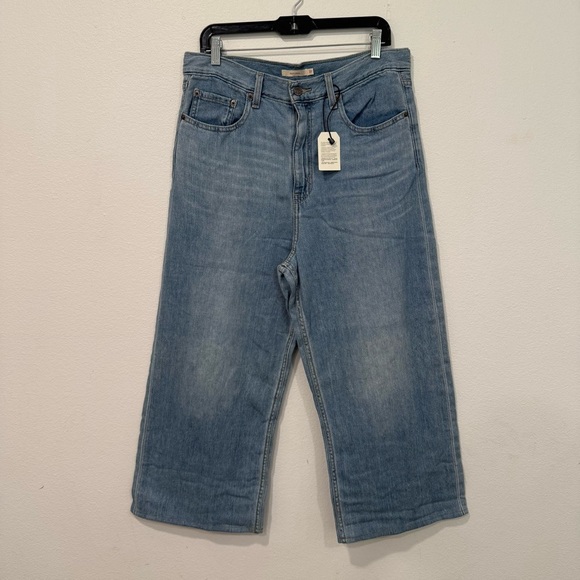 Levi’s High Loose Wide Leg Women’s Jeans in Let’s Stay In - Medium Wash 31 - Picture 2 of 9